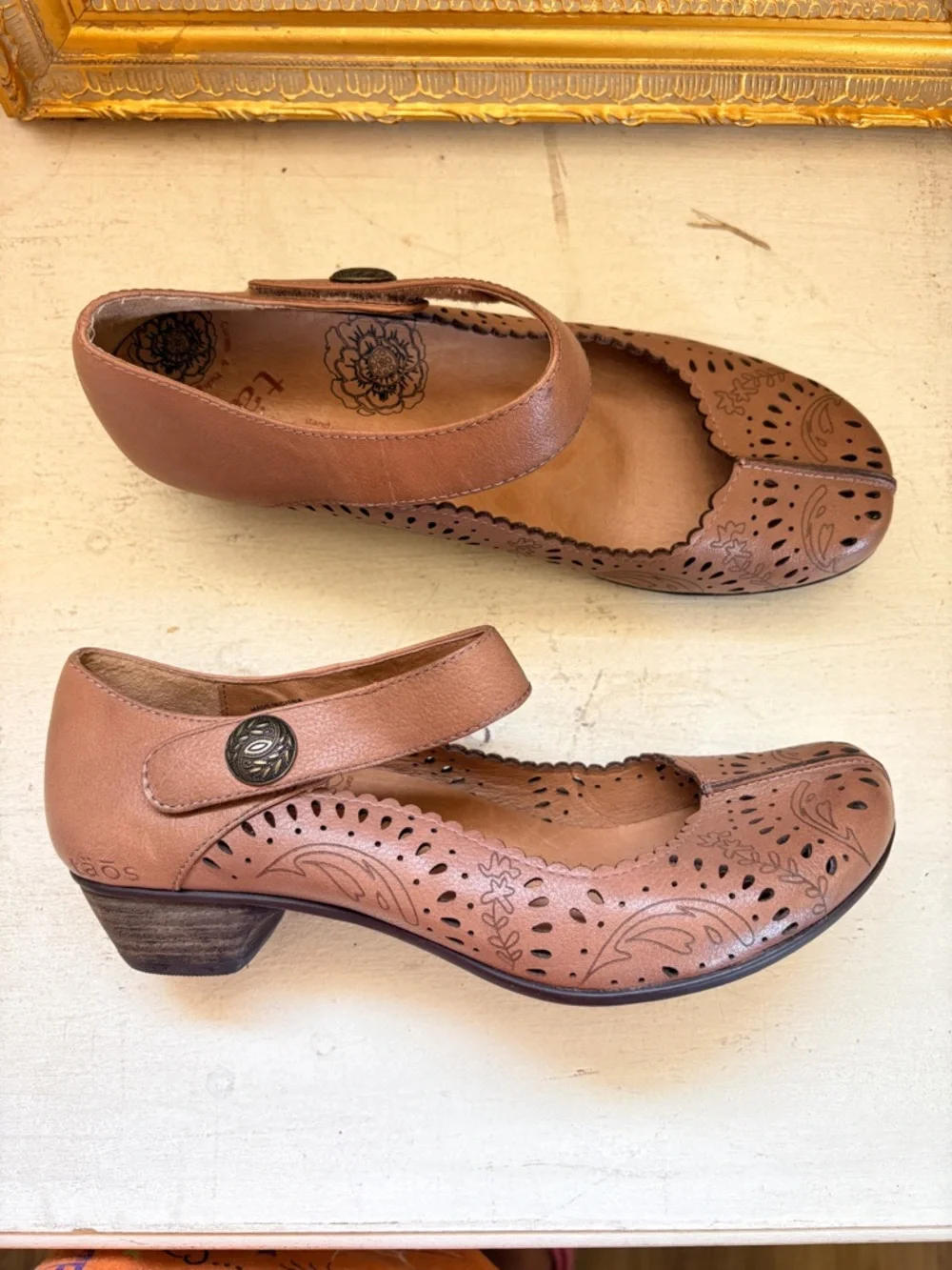 Taos Footwear Shoes Tango Mary Jane Wedge Brown Leather size 7 laser cut comfort